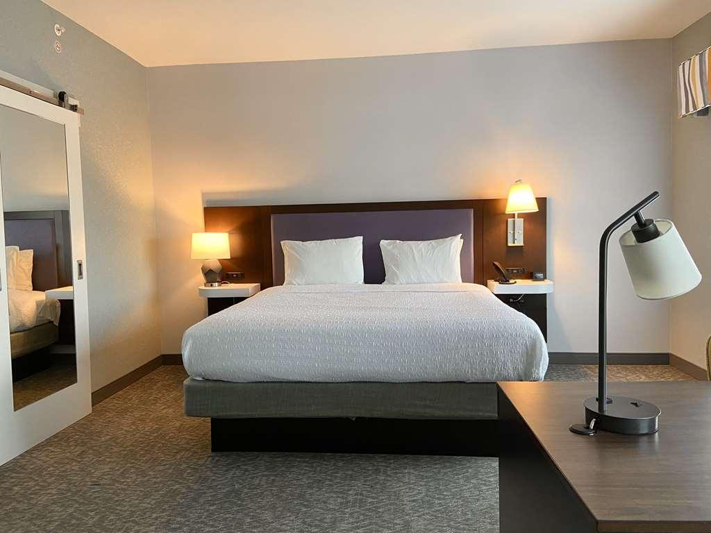 Hampton Inn Mcminnville, Tn Room photo